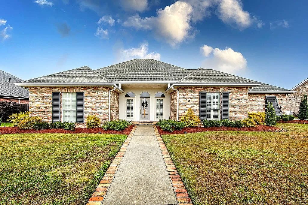 206 Cheyenne Dr — exterior photo