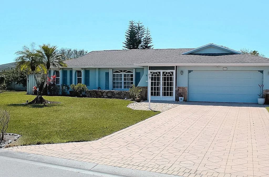 720 Meyer Dr — exterior photo