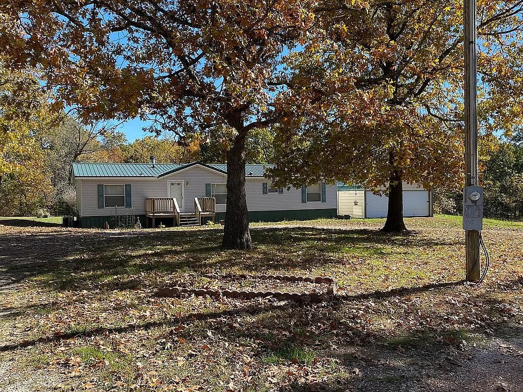 13170 Farm Road 1157 — exterior photo