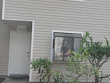 6220 SW 8th Pl — exterior photo