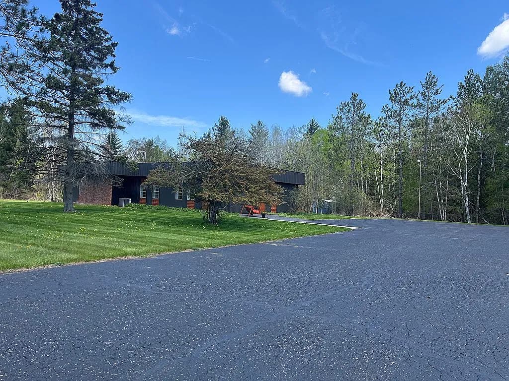 2799 Refinery Rd — exterior photo