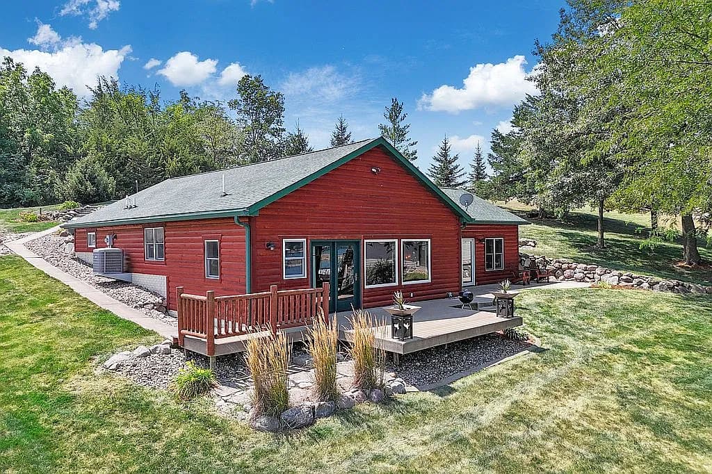 3304 Indian Point Dr — exterior photo