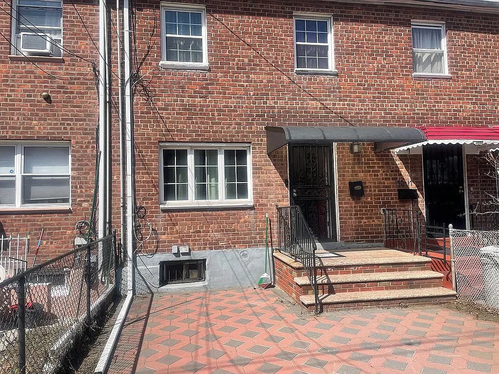 15015 Arlington Ter — exterior photo