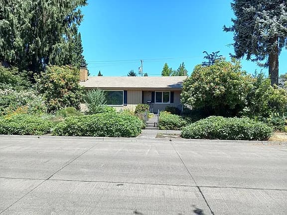 932 B St — exterior photo