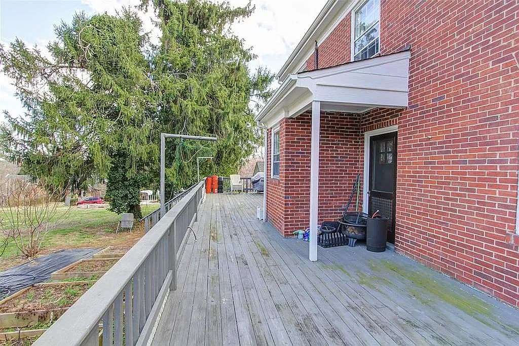 1500 Rittenhouse St — exterior photo