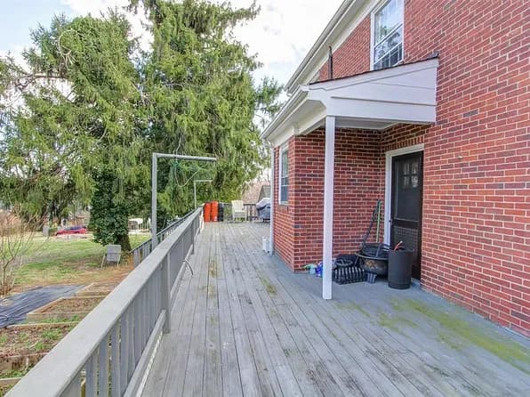1500 Rittenhouse St — exterior photo