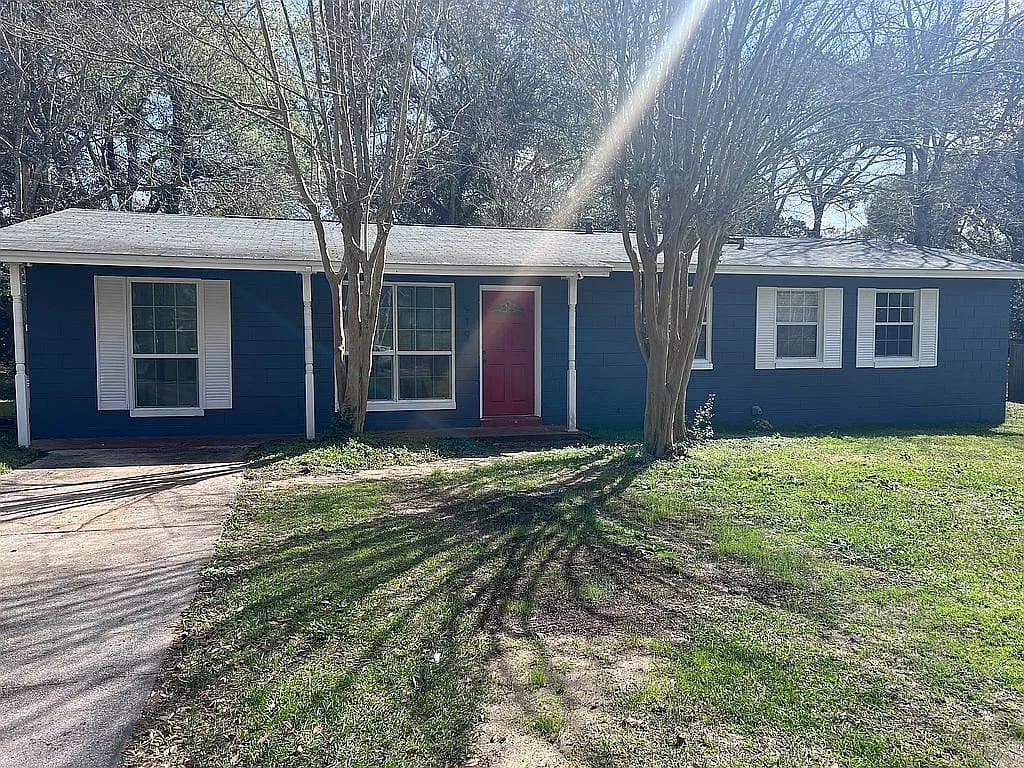 919 Blue Springs Dr — exterior photo