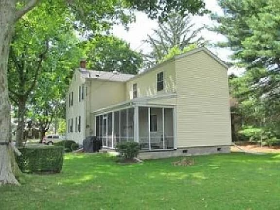 2026 Montgomery St — exterior photo