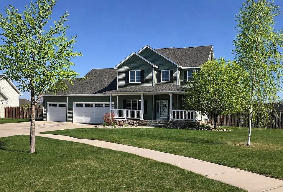 5580 E Prairiewood Dr — exterior photo