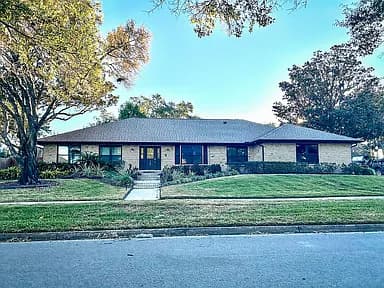 1281 Wellington Ter — exterior photo