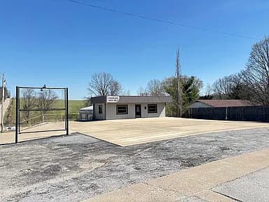 2025 Highway 7 N — exterior photo