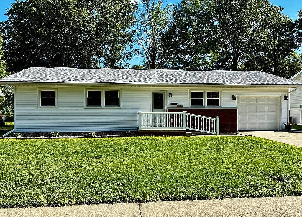 806 Virginia Ave — exterior photo