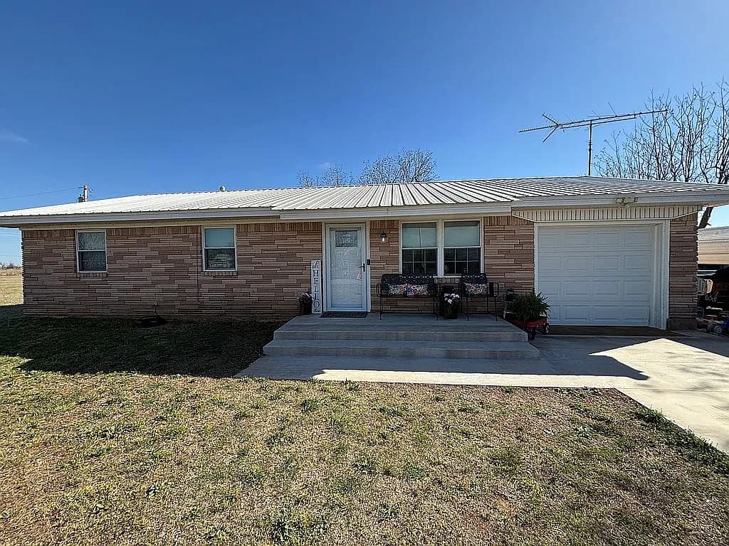 31132 County Street 2470 — exterior photo