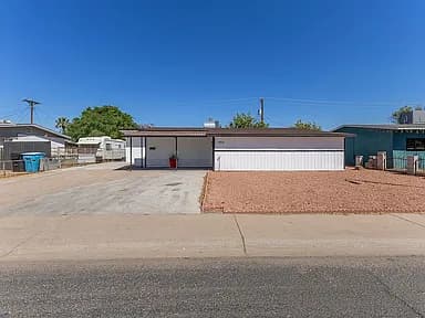 7824 W Mitchell Dr — exterior photo
