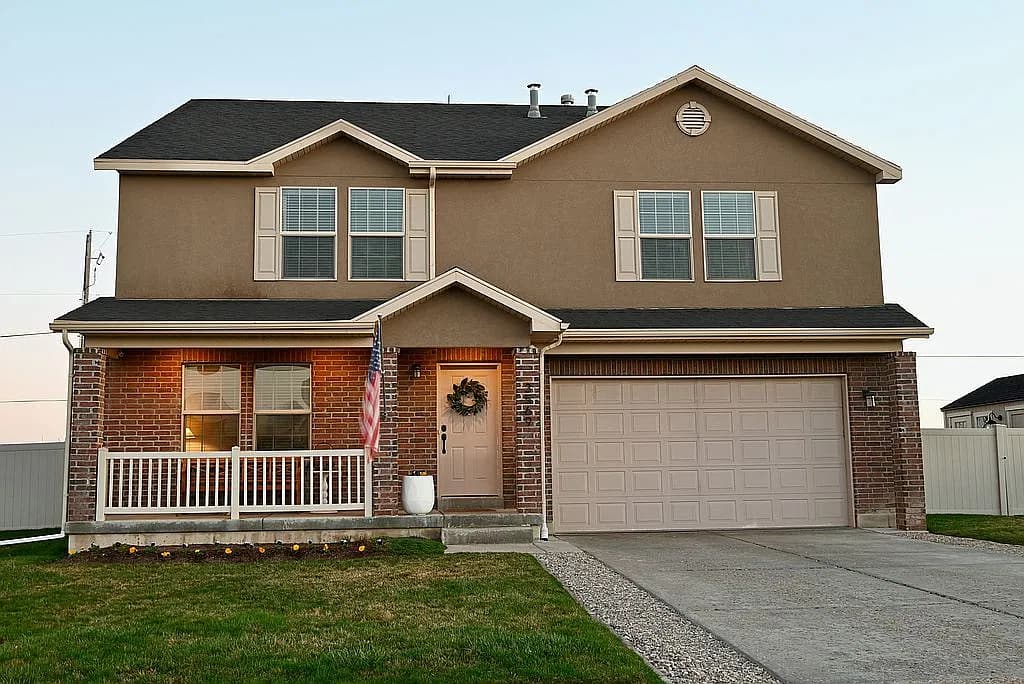3569 W 2660 S — exterior photo