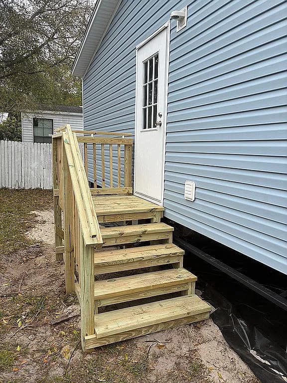 7717 Homewood Dr — exterior photo