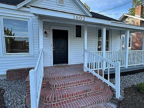 1602 Myrtle St — exterior photo