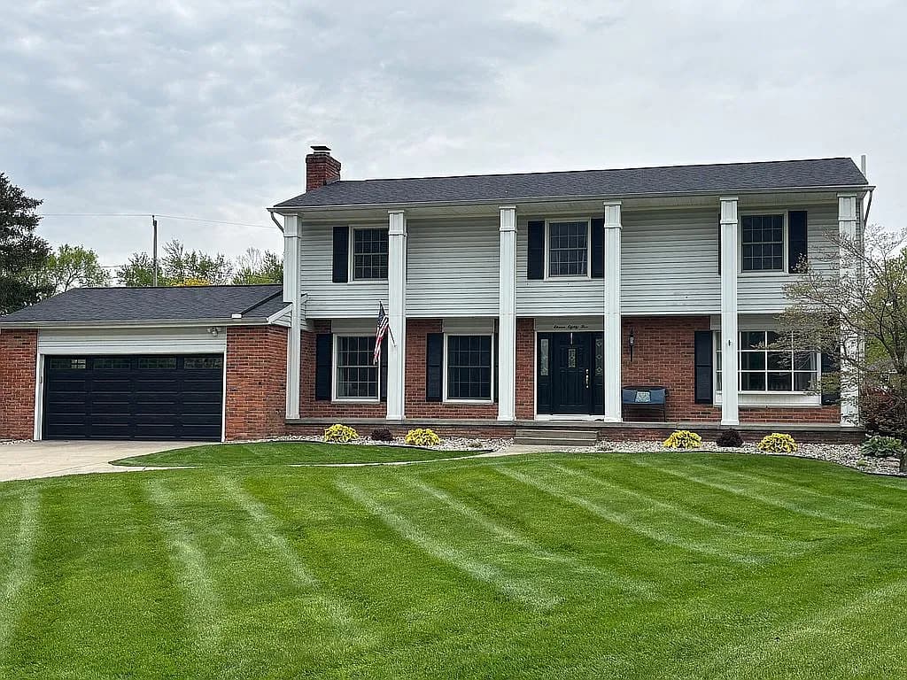 1185 Auborne Rd — exterior photo