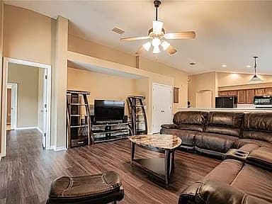 9932 Riverchase Dr — exterior photo
