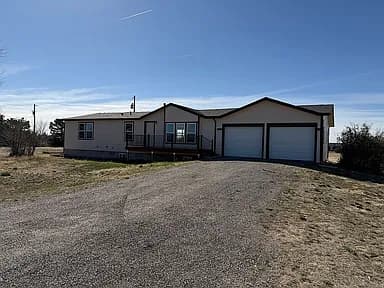 554 E Pleasant Ave — exterior photo