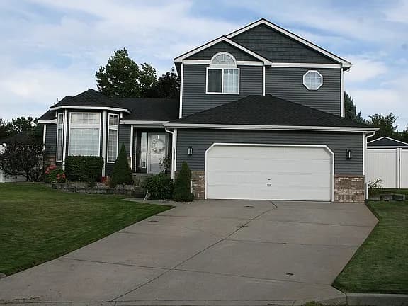 1010 N Knudson Ct — exterior photo