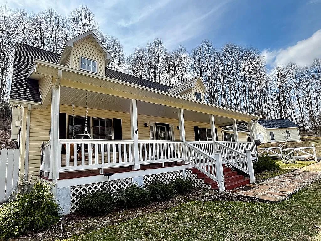 30146 Tobias Dr — exterior photo