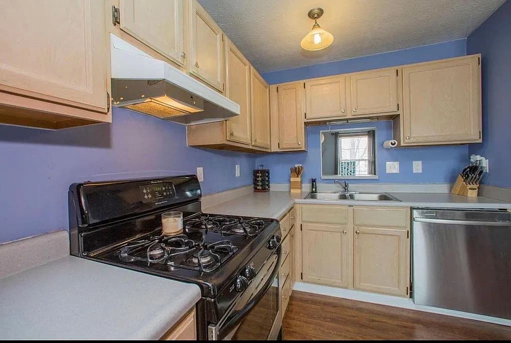 991 Bootman Dr — exterior photo
