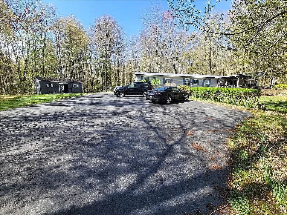 702 Budd Rd — exterior photo
