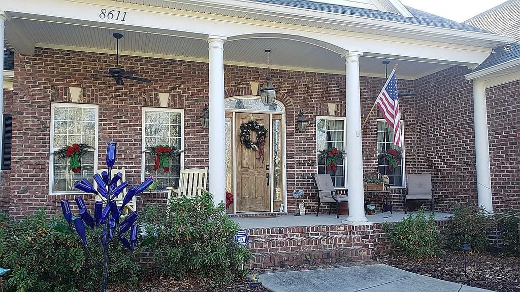 8611 Kerns Meadow Ln — exterior photo