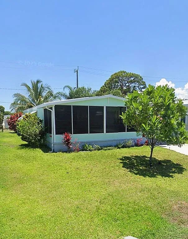 7070 SE Bluebird Cir — exterior photo