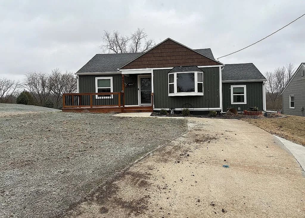 841 Palmer St — exterior photo