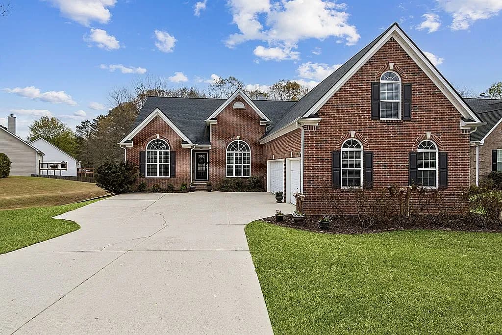 3552 Stoneleigh Run Dr — exterior photo