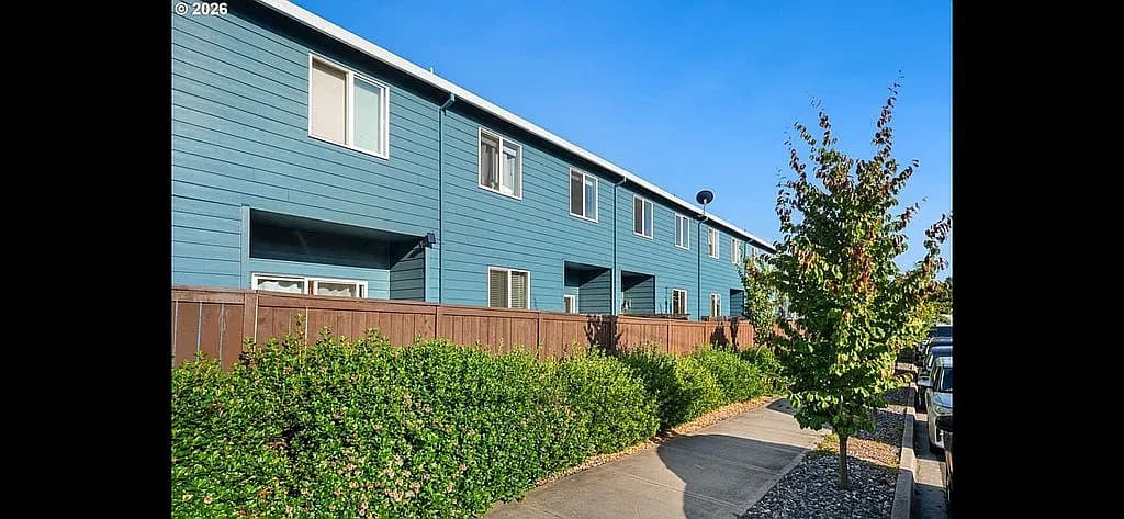 8512 NE 13th Pl — exterior photo