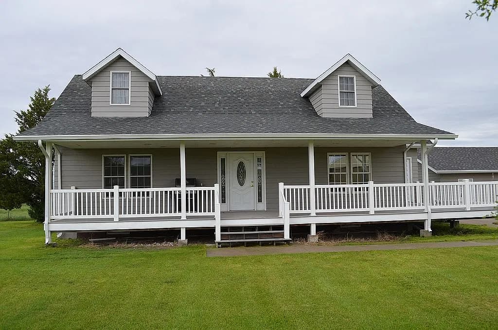 2868 Road 83 — exterior photo
