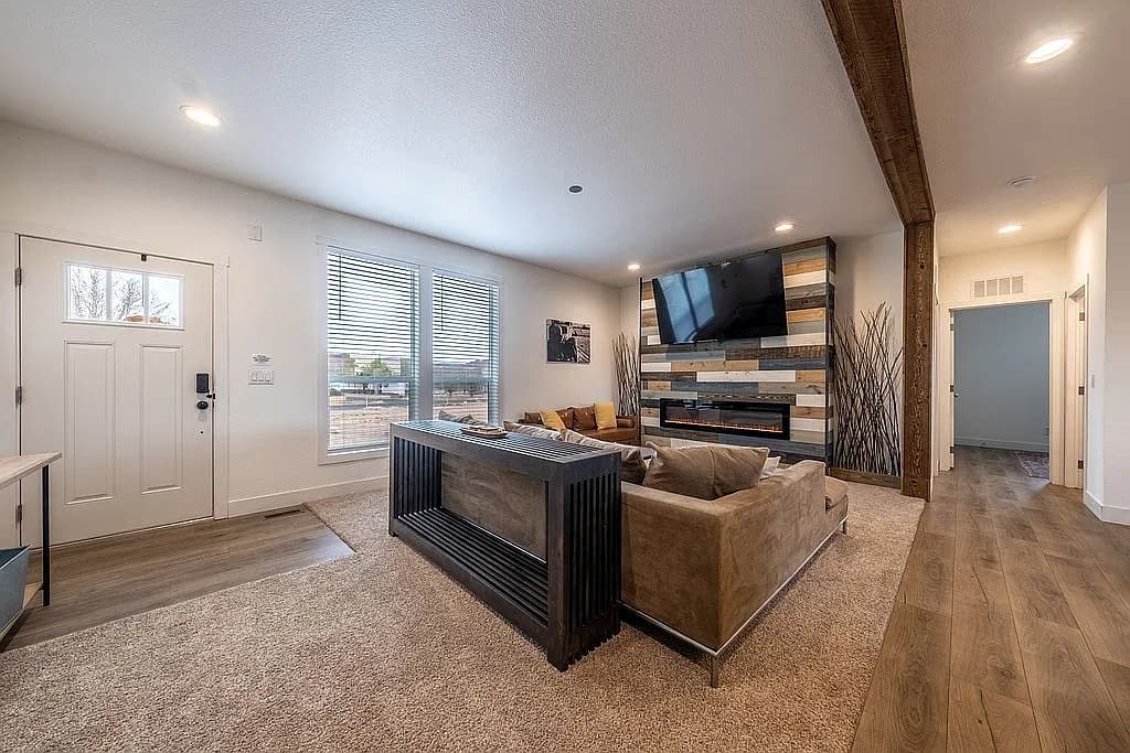 523 W Vance Dr — exterior photo