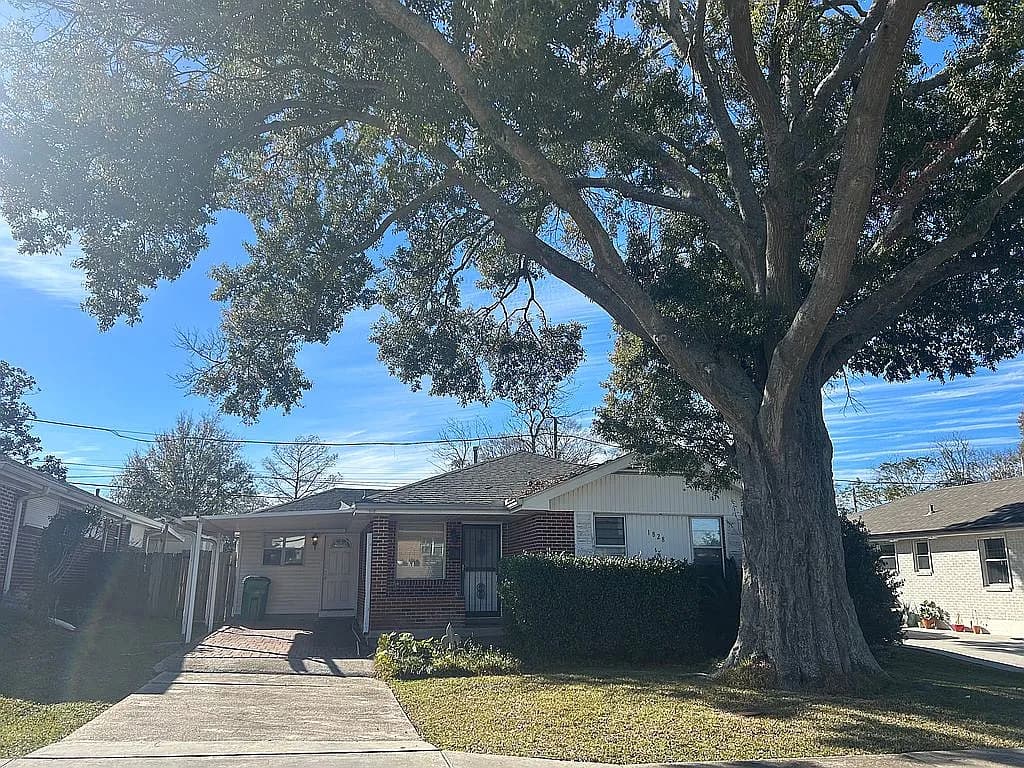 1828 Frankel Ave — exterior photo