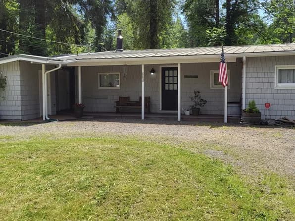 22032 N River Dr — exterior photo