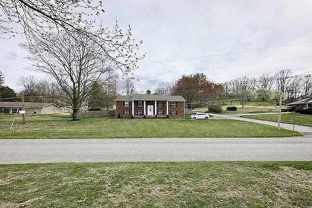 275 Jay Dr — exterior photo