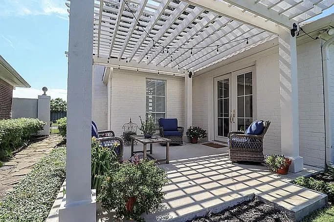 7 Bellchase Gardens Dr — exterior photo