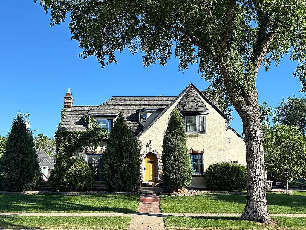616 Lincoln Ave — exterior photo