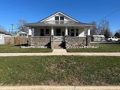 105 E Prairie St — exterior photo
