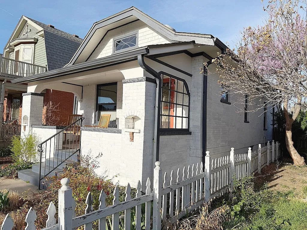 1063 S Clarkson St — exterior photo