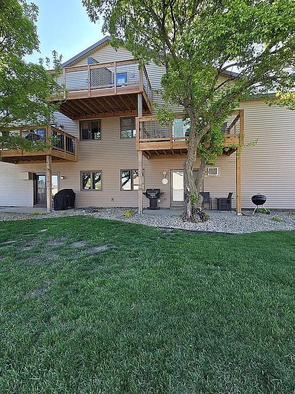 2110 14th Ave N APT 104 — exterior photo