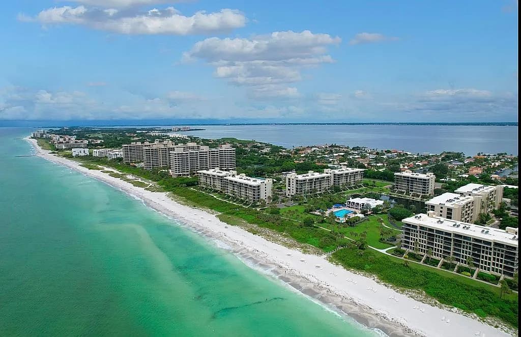 1095 Gulf Of Mexico Dr Unit 101 — exterior photo