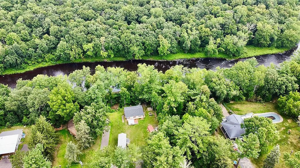 33631 Saint Croix Rd — exterior photo