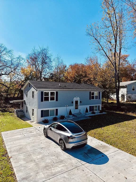 303 Via De Rosa Dr — exterior photo