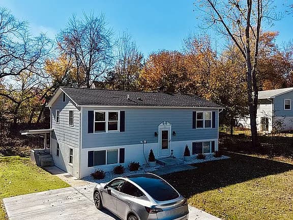 303 Via De Rosa Dr — exterior photo