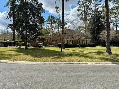1212 Pruitt Dr — exterior photo
