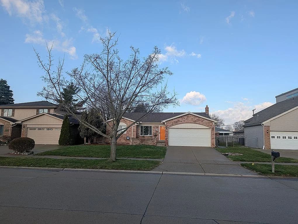 36765 Melbourne Dr — exterior photo