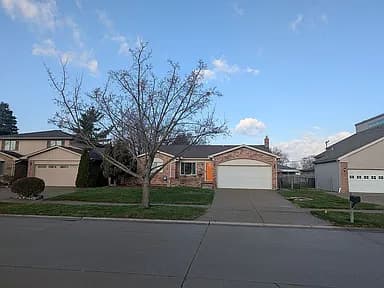 36765 Melbourne Dr — exterior photo